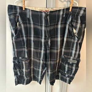 Union Bay black plaid cargo shorts size 40